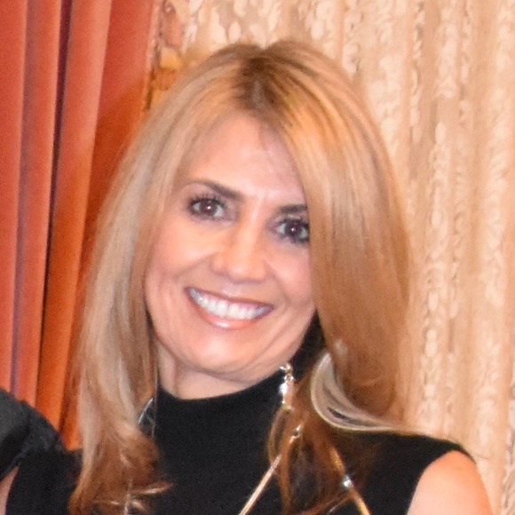 Meet your Posher, Maria - Picture 1 of 2